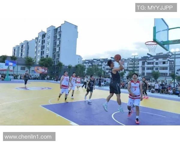 孩子们的第一次篮球赛见证成长与团结的精彩瞬间